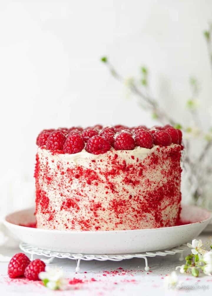 White Chocolate and Raspberry Cake - Little Sugar Snaps